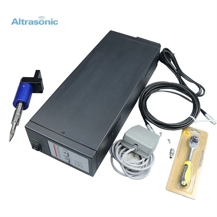 Ultrasonic Plastic Cutting Machine